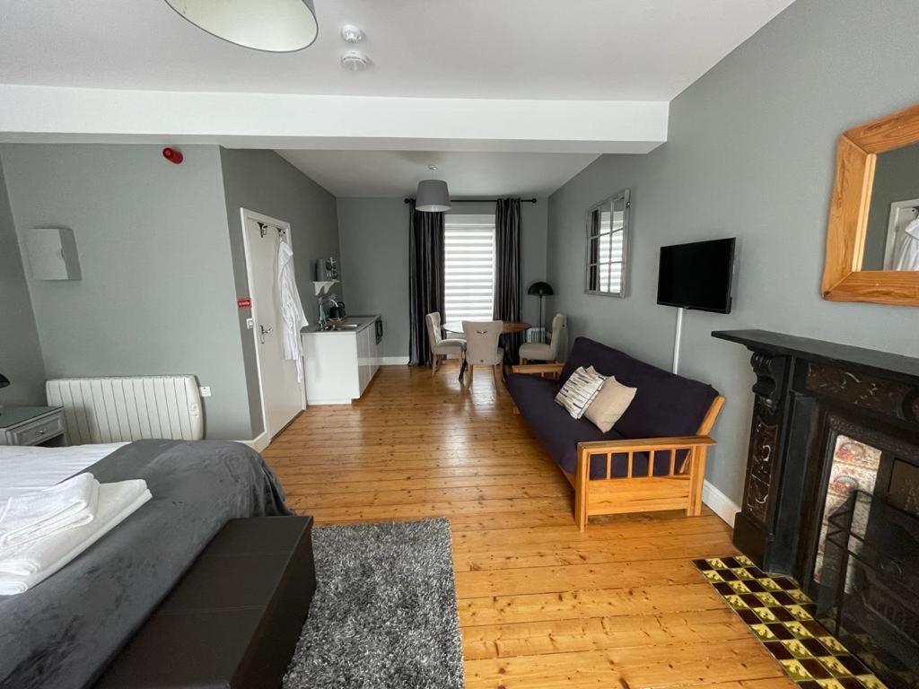 6 New Street Selfcatering Bnb Studio 1 반트리 외부 사진